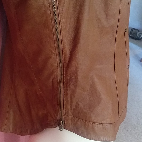 Kenneth Cole light weight leather$100+Free Belt( - Picture 10 of 15